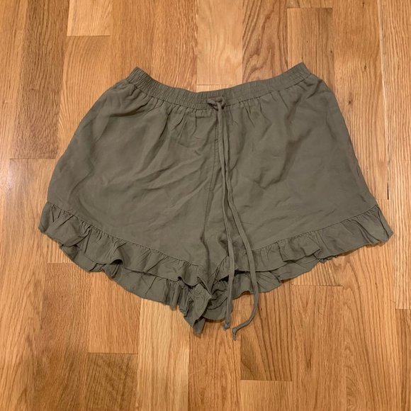 American Eagle Outfitters Pants - AE HIGH-WAISTED RUFFLE HEM SHORT